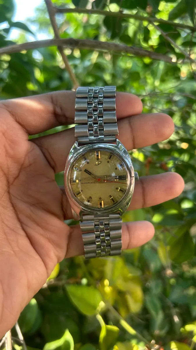 Enicar Automatic thumb 2