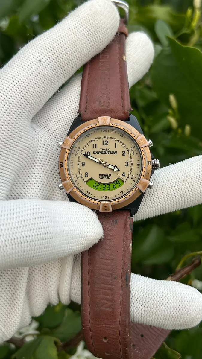 Timex expedition  Indiglo  thumb 3