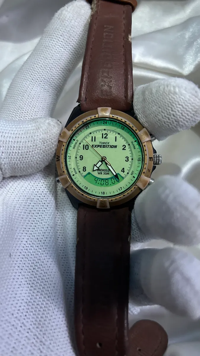 Timex expedition  Indiglo  thumb 5